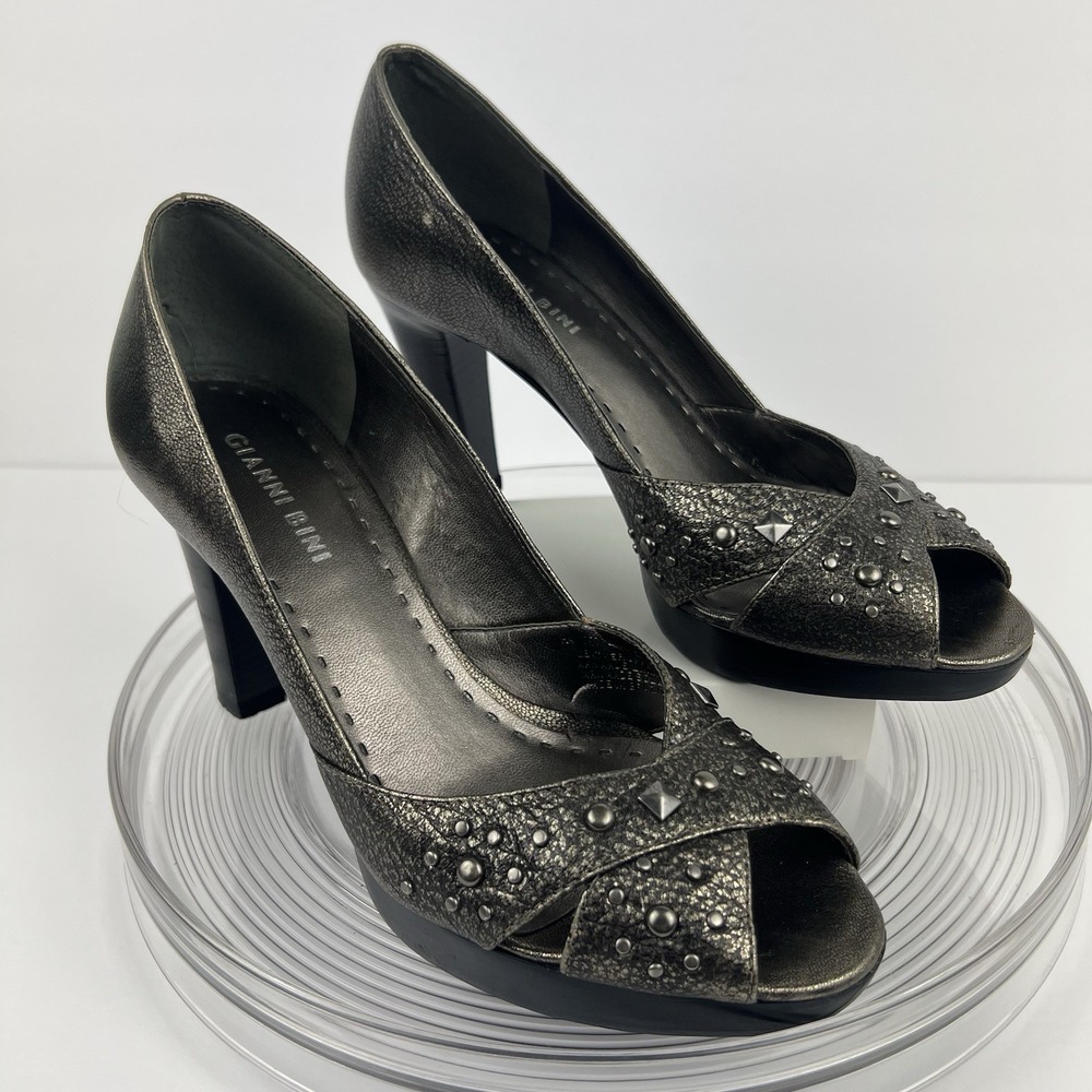 Gianni Bini Women's Leather Upper Heels Size‎ 8.5 Style H4 D59 Peep Toe Studs